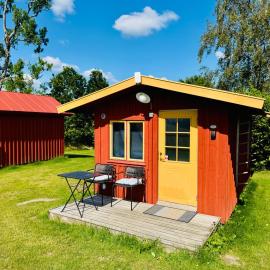 Riverside Farm fish and family friendly cottage nr 3 Kungsfiskaren，位于蒙克达尔的酒店