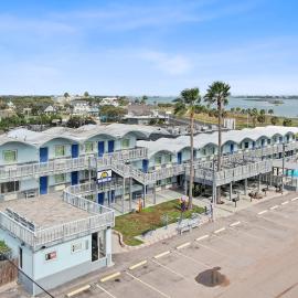 Blue Wave Inn，位于罗克波特的酒店