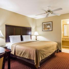 Bryant Inn And Suites，位于布赖恩特的酒店