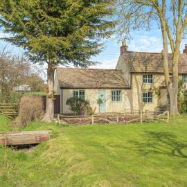 Rookery Cottage，位于Little Staughton的酒店