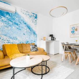 2 Private Suits - Art, Location, Quiet, Balconies