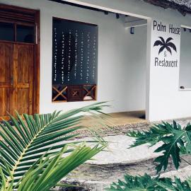 Palm House&Restaurant，位于Utende的酒店