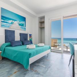 Nella Suites Rooms，位于托雷拉皮罗的酒店