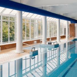 Jackson's Hotel & Leisure Centre，位于巴利博菲的酒店