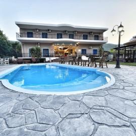 Hlidi Hotel,位于科奇嫩奈隆的酒店