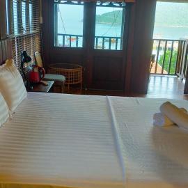 Cham Island Wooden Cabin，位于会安的酒店