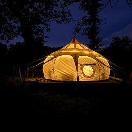 Nuit astrale en pleine nature，位于Solignac的酒店