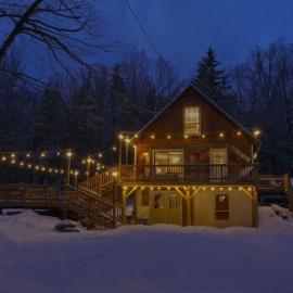 Dream Stratton Forest Cabin with Hot Tub and Fast WiFi，位于斯特拉顿的酒店