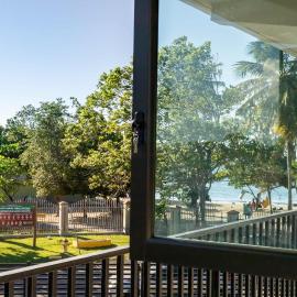 AQUA Villas Del Mar Apt 7 - 1BR Coastal Getaway by the Beach，位于多拉多的酒店