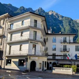 Hotel San Lorenzo Chiavenna，位于基亚文纳的酒店
