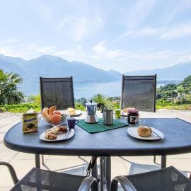 Apartment Residenza Solaria Endless View by Interhome，位于Contra的酒店