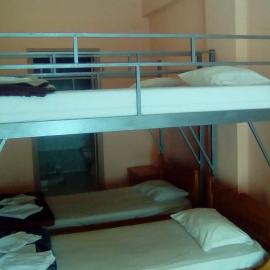 Constantinos Budget Beds，位于干尼亚的酒店