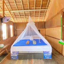 Famwall Homestay Raja Ampat，位于Keruo的酒店
