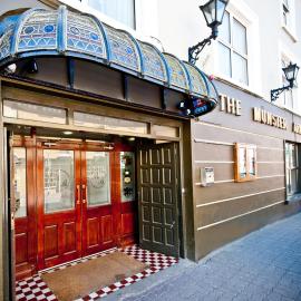 Munster Arms Hotel，位于班敦的酒店