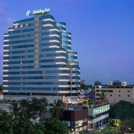 Holiday Inn Cochin by IHG，位于科钦的酒店