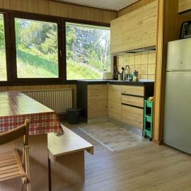 **NEW**Marilleva 1400**TRILOCALE sulle piste，位于马里尔伊瓦的酒店