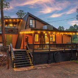 NEW! Hillside Getaway in the Pines, Games, Poker，位于Pine的酒店