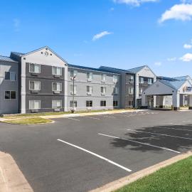 Comfort Inn & Suites Olathe - Kansas City，位于奥拉西的酒店