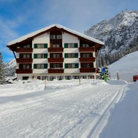 Hotel Omesberg，位于莱赫阿尔贝格的酒店