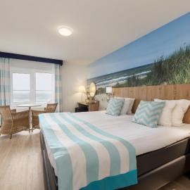Beachhotel Zandvoort by Center Parcs，位于赞德沃特的酒店