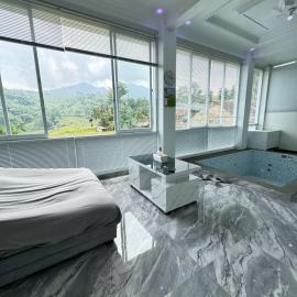 Teras Luhur Villa dengan Jacuzzi，位于Sindangwangi的酒店
