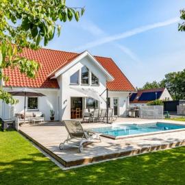 Poolvilla på Österlen，位于布兰特维克的酒店