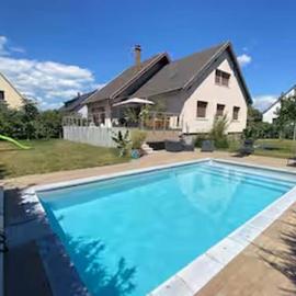 Maison - piscine privée - 6 personnes - 20 min du centre à pied，位于科尔马的酒店