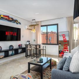 Condo in Gueliz inspired by motorsports，位于马拉喀什的酒店