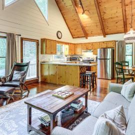 Creek Front Cabin w/ Hot Tub+Fire Pit