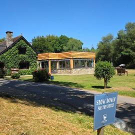 Lakeview Manor,位于邓克斯韦尔的酒店