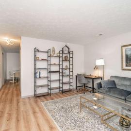 Arkstone Retreat 1 - Chic Downtown Escape，位于威廉斯敦的酒店
