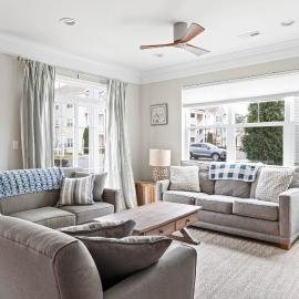 Grande Getaway - Walking Distance to the Beach，位于柏斯海滩的酒店