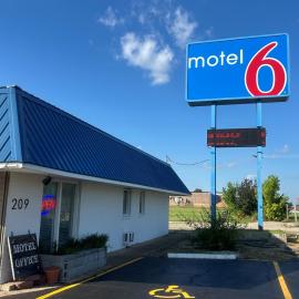 Motel 6 Sullivan MO，位于Sullivan的酒店
