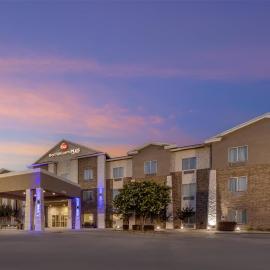 Best Western Plus Sand Bass Inn and Suites，位于Madill的酒店