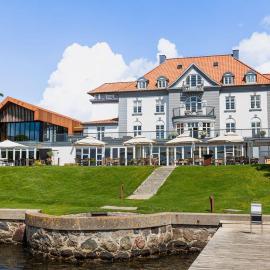 Sixtus Sinatur Hotel & Konference，位于米泽尔法特的酒店