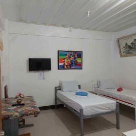 RedDoorz at Wyns Hotel，位于Silañgang Mayao的酒店