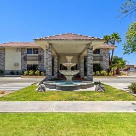 HomeTowne Studios by Red Roof Ridgecrest