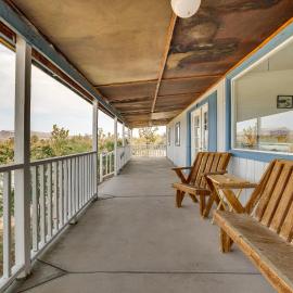 'Abigail's Ranch' - Dog-Friendly Dolan Springs Gem，位于Dolan Springs的酒店