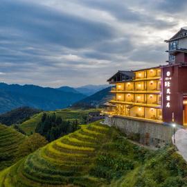 Floral Lux Hotel--Panoramic View of Terrac,Sunrise, Heated Pool & Affordable Luxury，位于龙胜的酒店