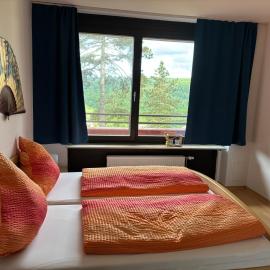 Ferienwohnung -Freundeskreis- im Taunusblick für bis zu 8 Personen - A402，位于兰施泰因的酒店