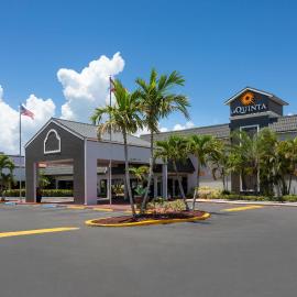 La Quinta Inn by Wyndham Cocoa Beach-Port Canaveral，位于可可比奇的酒店
