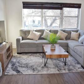 Entire New Built - Spacious 3-bedroom Suite.，位于里贾纳的酒店