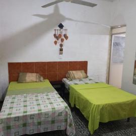 hostal Rokah on line,位于拉萨罗卡德纳斯的酒店