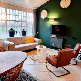 Bungalow de Mees，位于Schoonloo的酒店