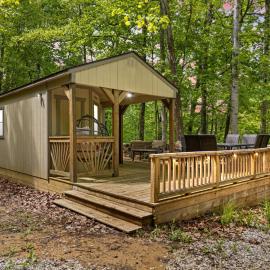 Premium Hilltop Couples Cabin w Hot Tub RRG Views，位于Stanton的酒店