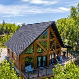 Spa - Absolute comfort - Chalet l'escapade Cordelia，位于Nominingue的酒店