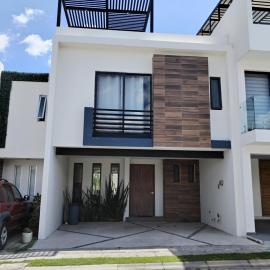 CASA MODERNA y SEMINUEVA EN RESIDENCIAL PRIVADO y TRANQUILO