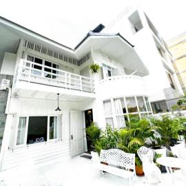 RQ Timeless Dinsor Cultural Heritage House