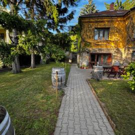 Kamocsay Vendégház，位于莫尔的酒店