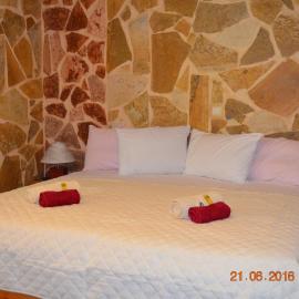 Apartments Zoumperi，位于新马克立的酒店